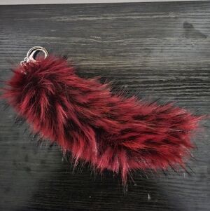 🌺 Lot B/E Red Faux Fur Tail Keychain
